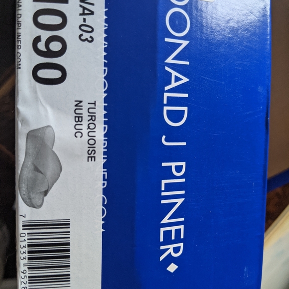 Donald J Pliner Women's Syna Sandals - Picture 16 of 16